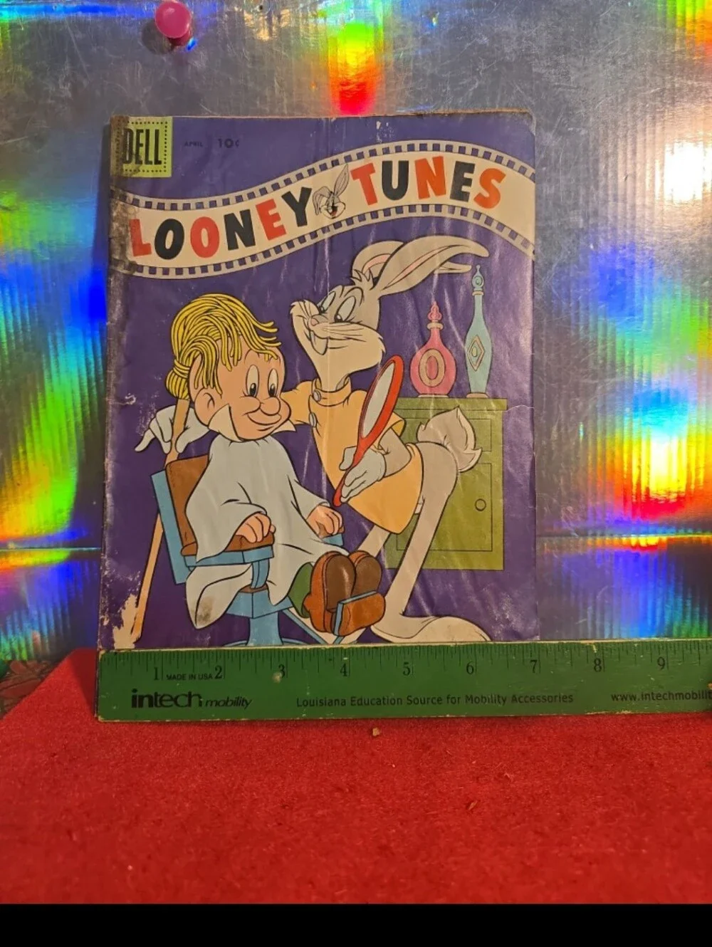 082526 Vintage Looney Tunes Comic Book April 1966 black shelf 6